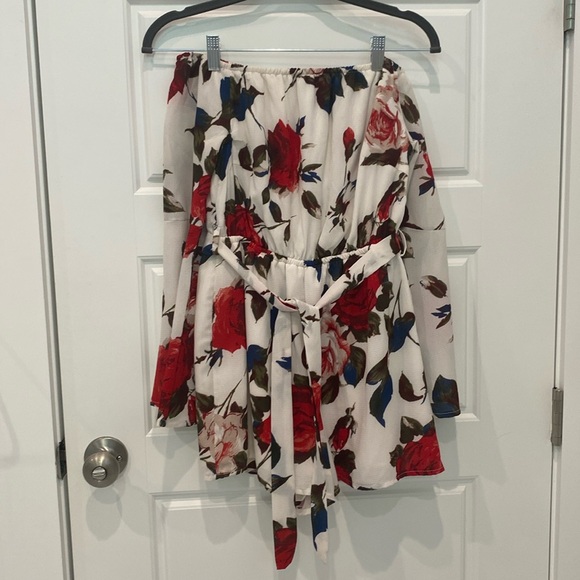 Floral off the shoulder romper - Picture 1 of 5